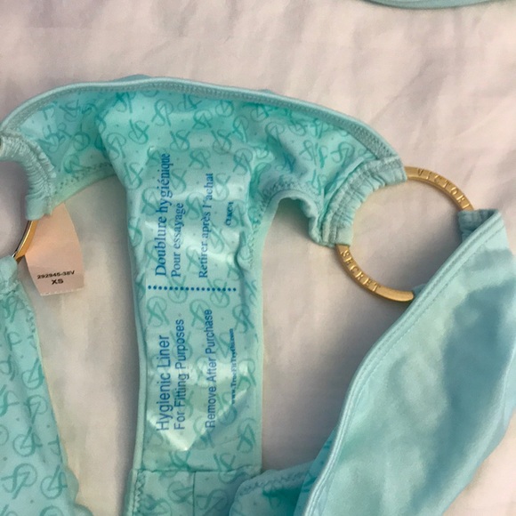NWT VS bikini - Picture 4 of 5